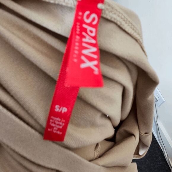 Spanx Soft Adjustable Strap Cami Tank Top Women's Tan Size Small/Petite - Picture 3 of 3